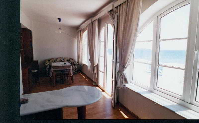 Sea Colours Rooms & Apartments Ermoupoli Bagian luar foto