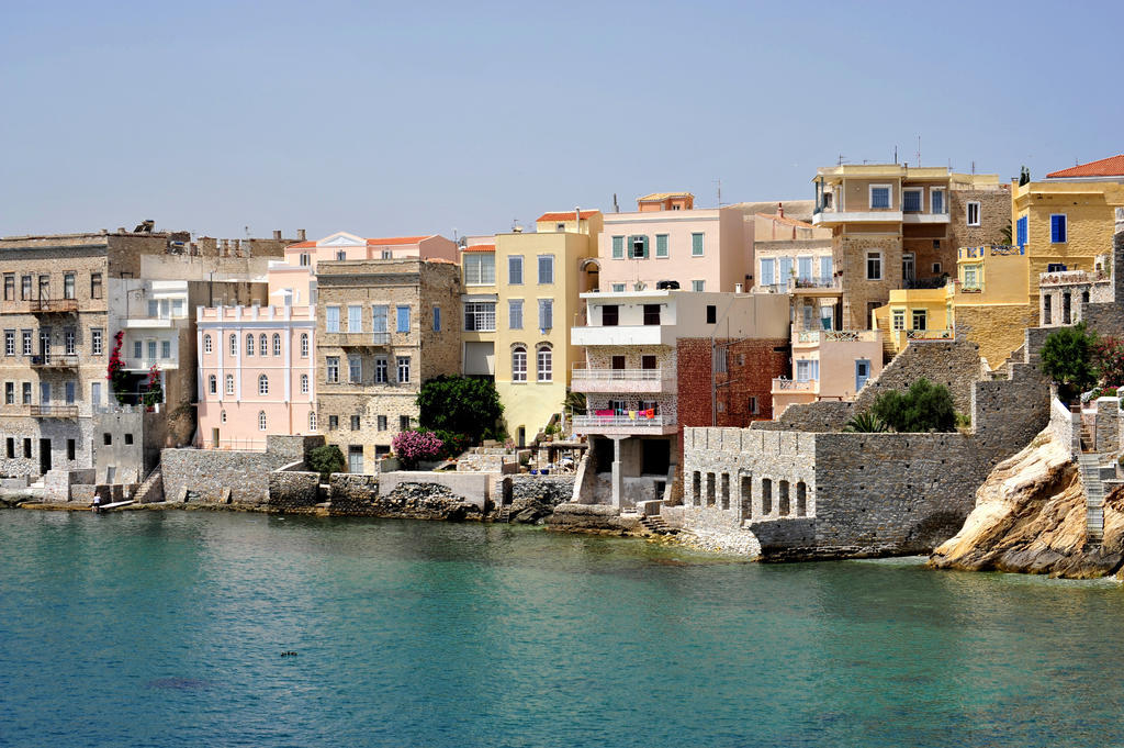 Sea Colours Rooms & Apartments Ermoupoli Bagian luar foto